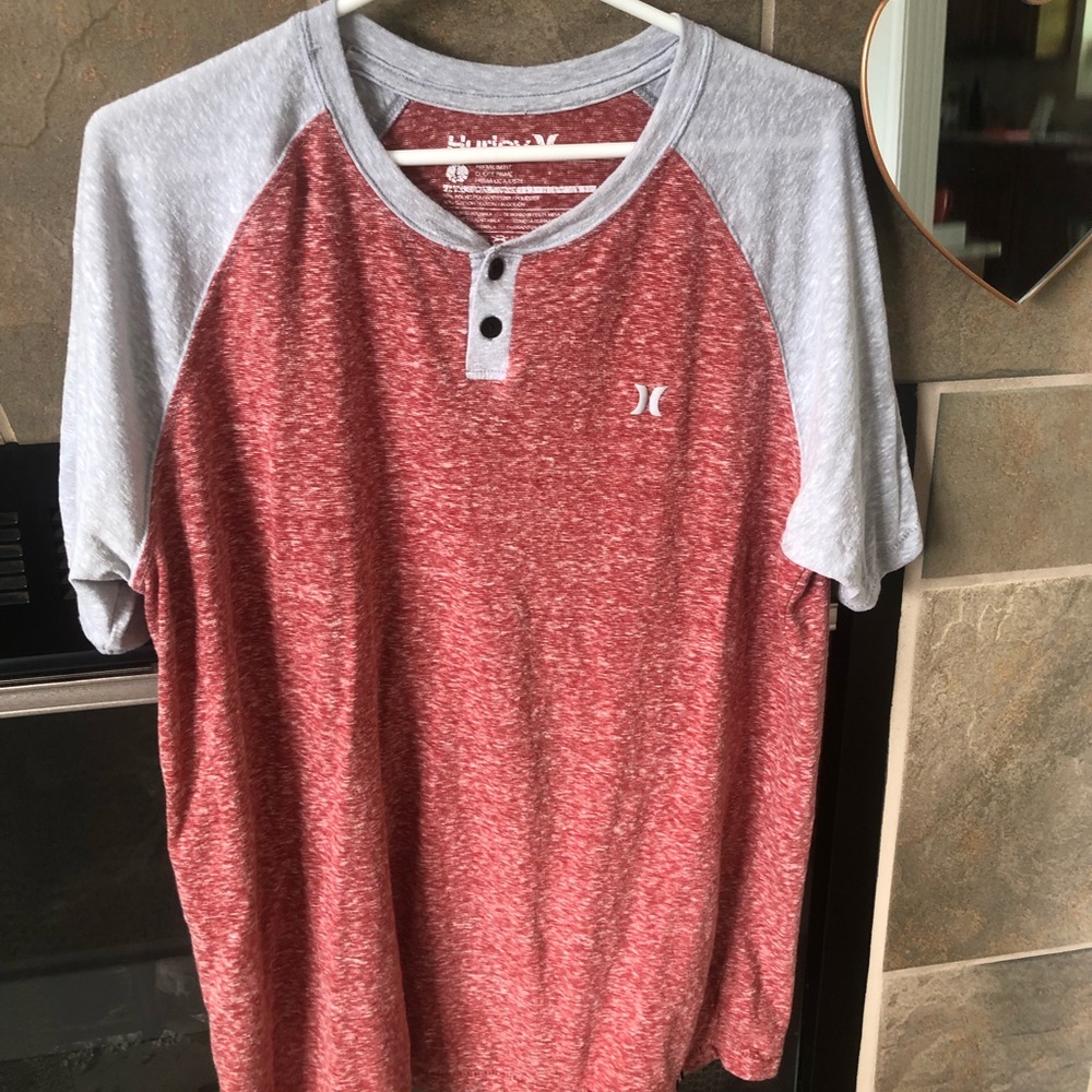 Men’s Hurley short sleeve shirt